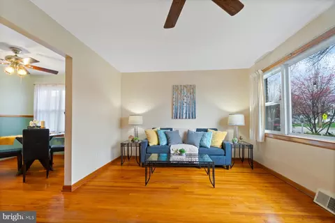 8516 Jenkins Rd, Pasadena, MD 21122 photo 4