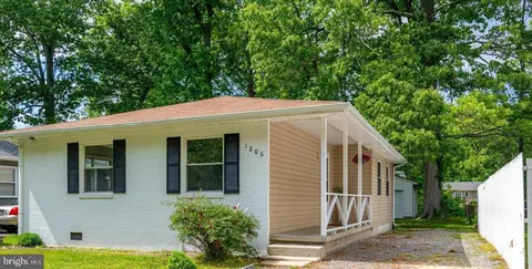 1206 Delaware Ave, Churchton, MD 20733