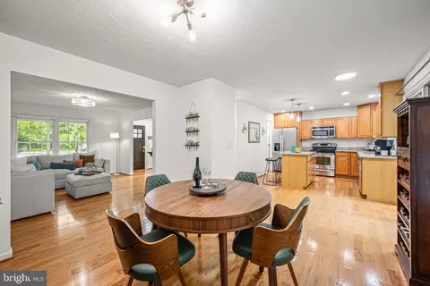 409 Magothy Bridge Rd, Pasadena, MD 21122 photo 10