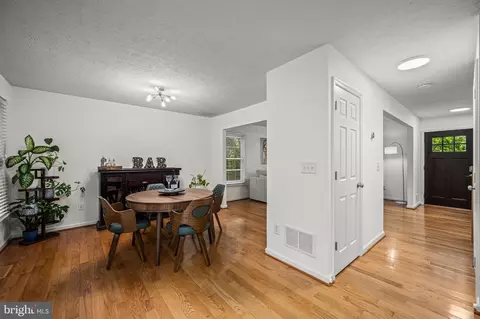 409 Magothy Bridge Rd, Pasadena, MD 21122 photo 9