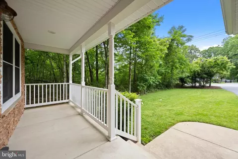 409 Magothy Bridge Rd, Pasadena, MD 21122 photo 2