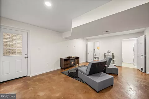 409 Magothy Bridge Rd, Pasadena, MD 21122 photo 32