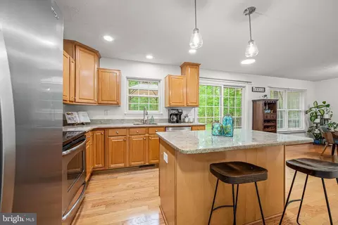 409 Magothy Bridge Rd, Pasadena, MD 21122 photo 18
