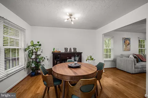 409 Magothy Bridge Rd, Pasadena, MD 21122 photo 8
