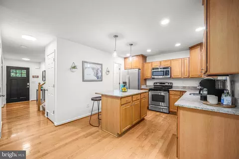 409 Magothy Bridge Rd, Pasadena, MD 21122 photo 11