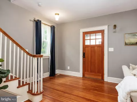 Entry Way - 11 German St, Annapolis, MD 21401 photo 3 of 5