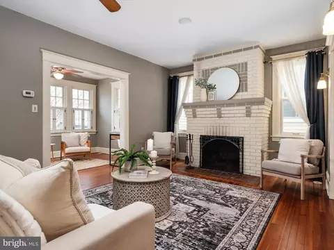 Living - 11 German St, Annapolis, MD 21401 photo 1 of 2