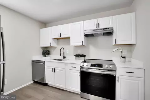 Kitchen - 953 Truro Ln, Crofton, MD 21114 photo 1 of 4