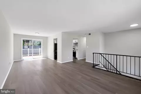 Living - 953 Truro Ln, Crofton, MD 21114 photo 5 of 10