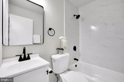 Bath - 953 Truro Ln, Crofton, MD 21114 photo 1 of 10