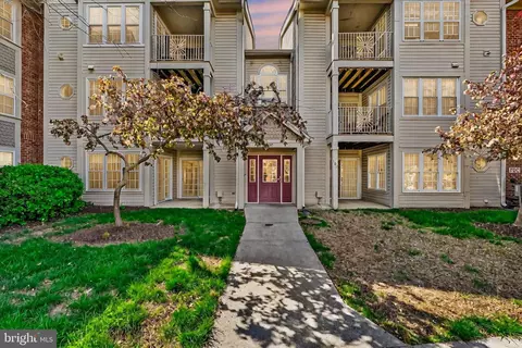 302 Blue Water Ct #104, Glen Burnie, MD 21060
