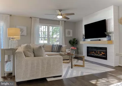 Entry Way - 808 Cedar Ave, North Beach, MD 20714 photo 6 of 7