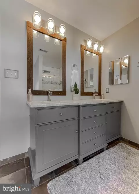 Bath - 808 Cedar Ave, North Beach, MD 20714 photo 4 of 9