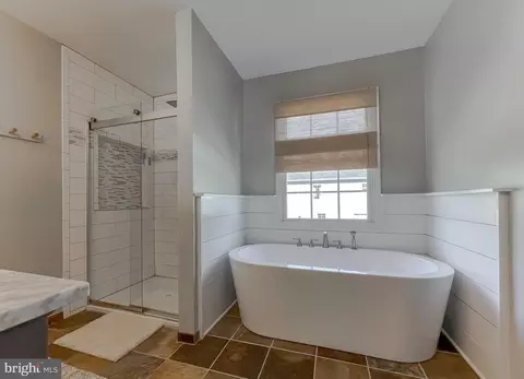 Bath - 808 Cedar Ave, North Beach, MD 20714 photo 3 of 9