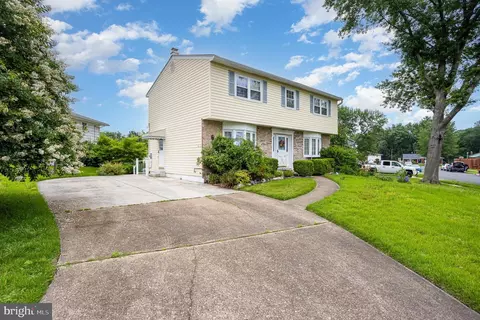 216 Royal Arms Way, Glen Burnie, MD 21061