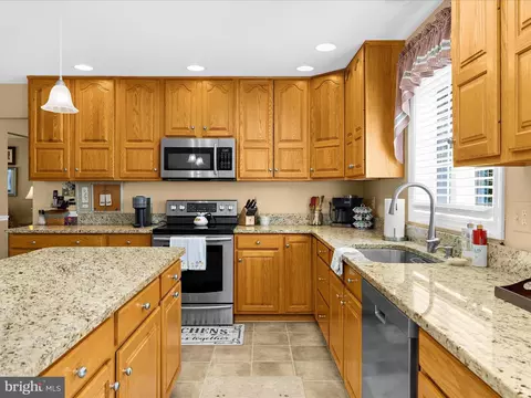 Kitchen - 1901 Arundel Rd, Pasadena, MD 21122 photo 3 of 6