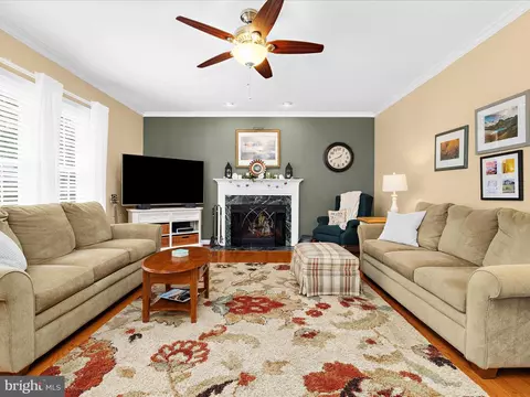Living - 1901 Arundel Rd, Pasadena, MD 21122 photo 2 of 3