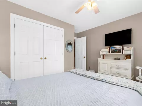 Bedroom - 1901 Arundel Rd, Pasadena, MD 21122 photo 6 of 13