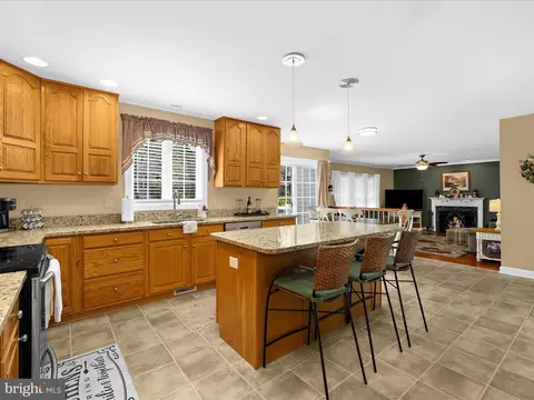 Kitchen - 1901 Arundel Rd, Pasadena, MD 21122 photo 6 of 6
