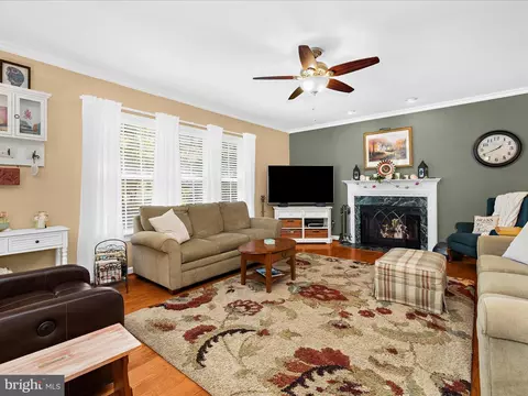 Living - 1901 Arundel Rd, Pasadena, MD 21122 photo 1 of 3