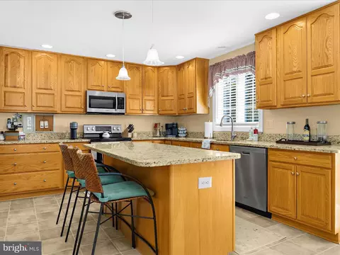 Kitchen - 1901 Arundel Rd, Pasadena, MD 21122 photo 4 of 6