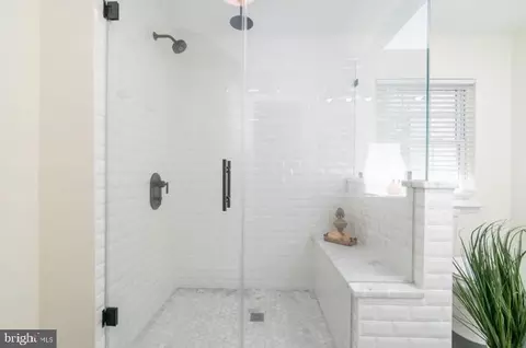 Bath - 2121 Millhaven Dr #25 121, Edgewater, MD 21037 photo 2 of 4