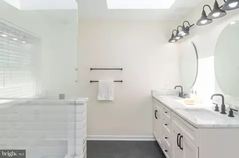 Bath - 2121 Millhaven Dr #25 121, Edgewater, MD 21037 photo 1 of 4