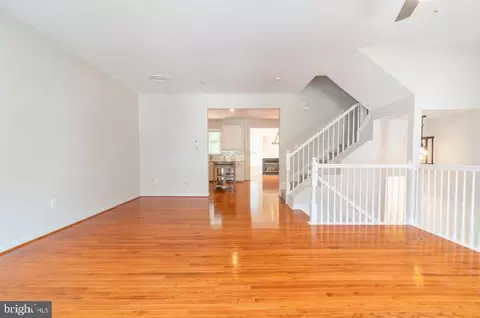 Living - 2121 Millhaven Dr #25 121, Edgewater, MD 21037 photo 3 of 4