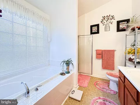 Bath - 3206 Shadow Park Dr, Laurel, MD 20724 photo 4 of 5