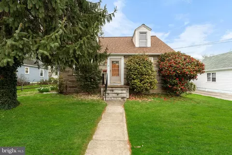 24 Mansion Rd, Linthicum Heights, MD 21090