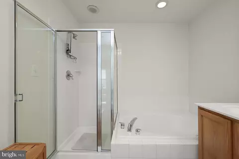 Bath - 1519 Martock Ln, Hanover, MD 21076 photo 5 of 6
