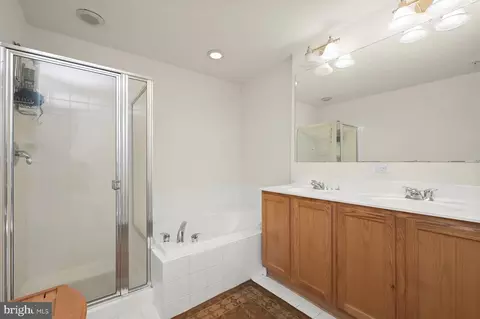 Bath - 1519 Martock Ln, Hanover, MD 21076 photo 3 of 6