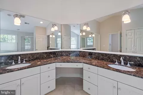 Bath - 3143 Anchorage Dr, Annapolis, MD 21403 photo 2 of 5