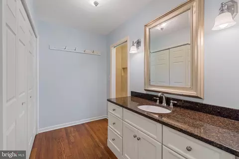 Bath - 3143 Anchorage Dr, Annapolis, MD 21403 photo 4 of 5