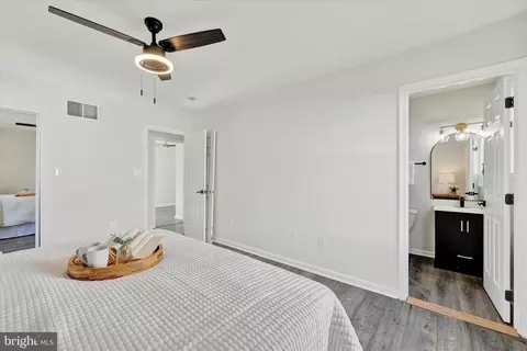 Bedroom - 651 208th St, Pasadena, MD 21122 photo 1 of 3