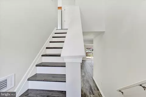 Entry Way - 651 208th St, Pasadena, MD 21122 photo 1 of 4