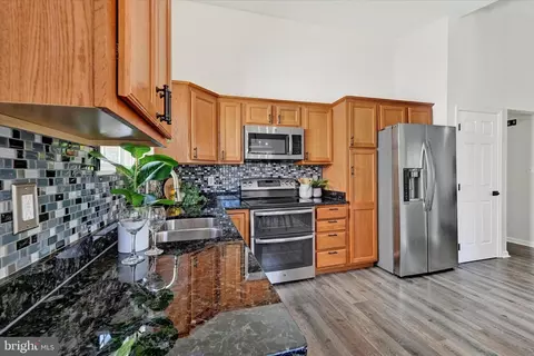 Kitchen - 651 208th St, Pasadena, MD 21122 photo 3 of 3