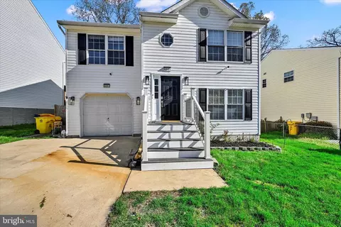 Exterior - 651 208th St, Pasadena, MD 21122 photo 4 of 7