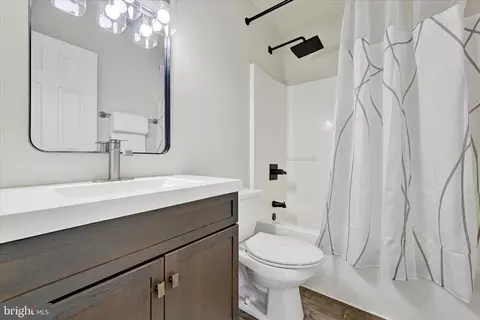 Bath - 651 208th St, Pasadena, MD 21122 photo 3 of 3