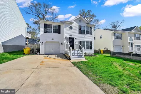 Exterior - 651 208th St, Pasadena, MD 21122 photo 3 of 7