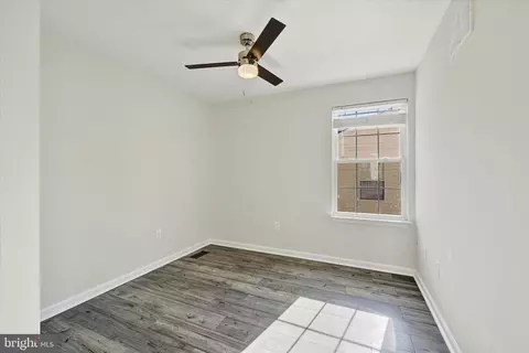 Entry Way - 651 208th St, Pasadena, MD 21122 photo 3 of 4