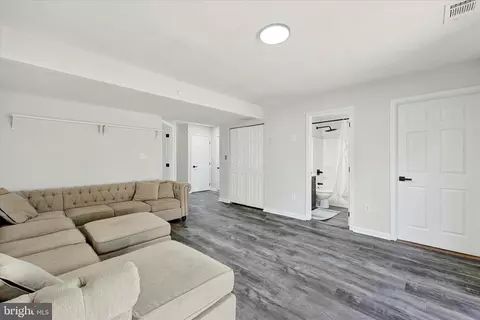 Entry Way - 651 208th St, Pasadena, MD 21122 photo 4 of 4