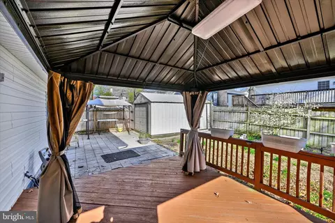 Exterior - 651 208th St, Pasadena, MD 21122 photo 5 of 7