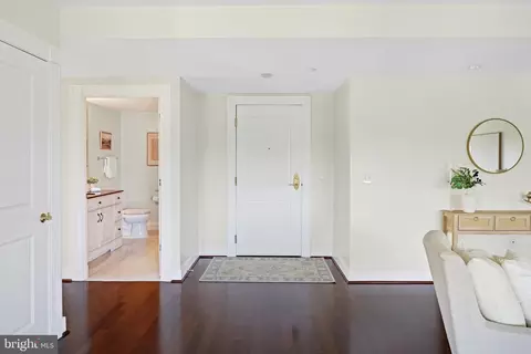 Entry Way - 5 Park Pl #428, Annapolis, MD 21401 photo 1 of 5