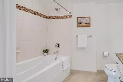 Bath - 5 Park Pl #428, Annapolis, MD 21401 photo 8 of 10