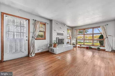 1930 Cedar Rd, Pasadena, MD 21122 photo 19