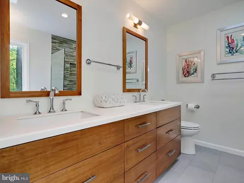 Bath - 110 Lancaster Ct, Annapolis, MD 21401 photo 4 of 8