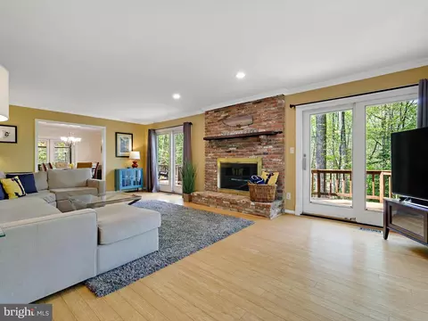Living - 110 Lancaster Ct, Annapolis, MD 21401 photo 1 of 5