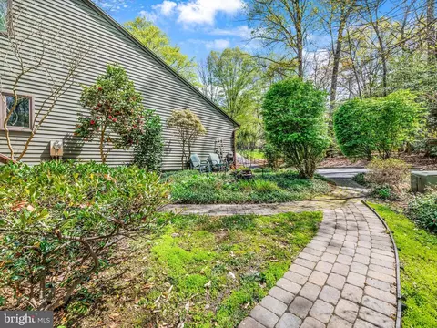 Exterior - 110 Lancaster Ct, Annapolis, MD 21401 photo 18 of 21