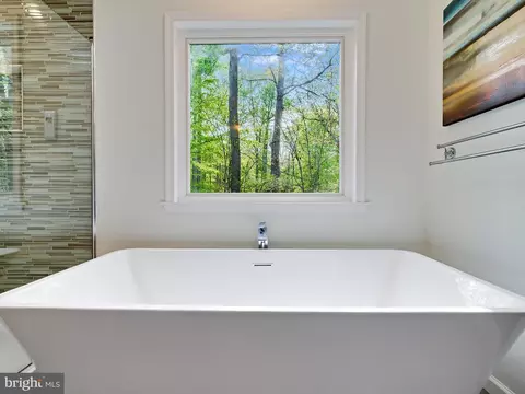 Bath - 110 Lancaster Ct, Annapolis, MD 21401 photo 6 of 8